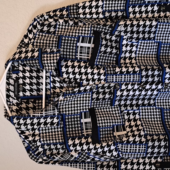 Notations xl button down tunic with a fun stylish print. - Picture 1 of 13